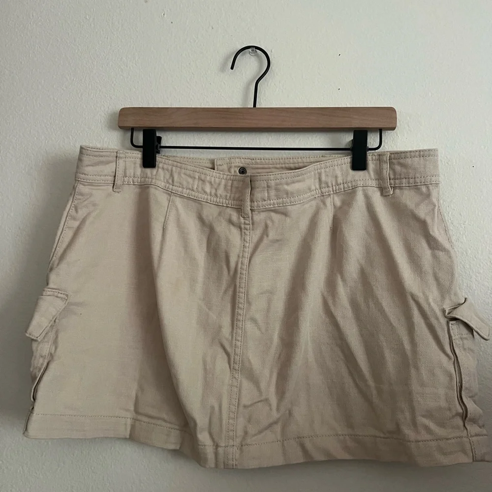 Cotton On Bobbie Cargo Mini Skirt - Picture 1 of 4